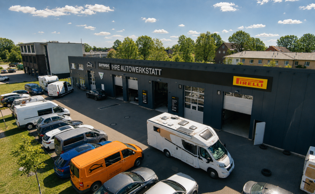 IHRE AUTOWERKSTATT Frederikspark in Norderstedt von oben fotografiert